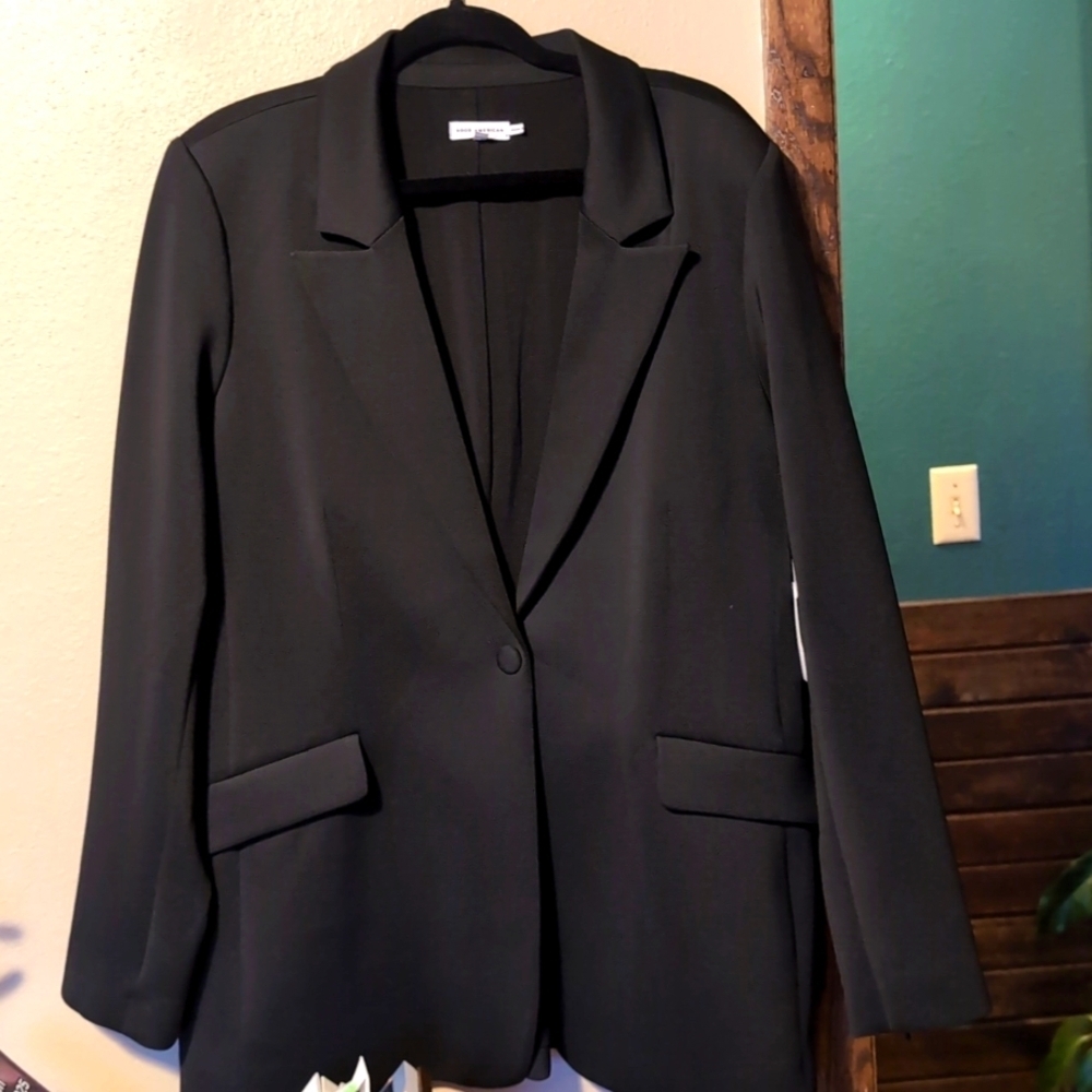 Good American Curvy Boyfriend Jacket